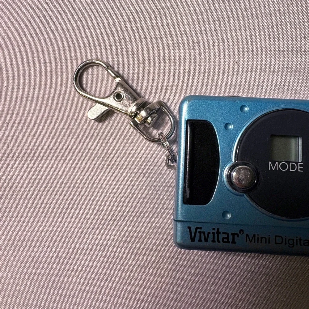 Vivitar Mini Digital Camera Blue Keychain Compact Portable F2.8 f=3.9 Tested